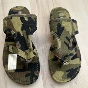 Camo Print T-Strap Sandals - Size 7 - New